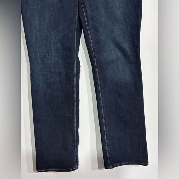 Chico’s | SO Lifting Straight Leg Dark Wash Blue Denim Jeans SZ 0.5 Short - Picture 7 of 16